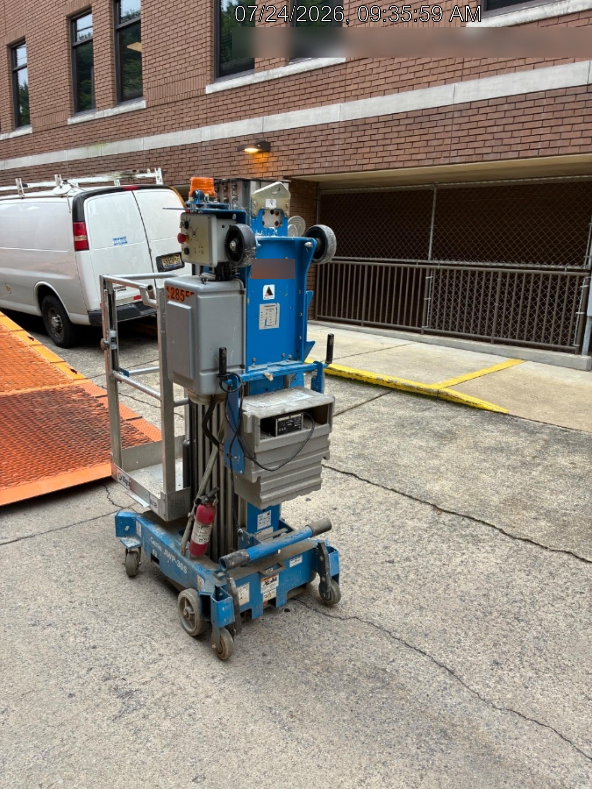 2021 GENIE AWP-30S DC