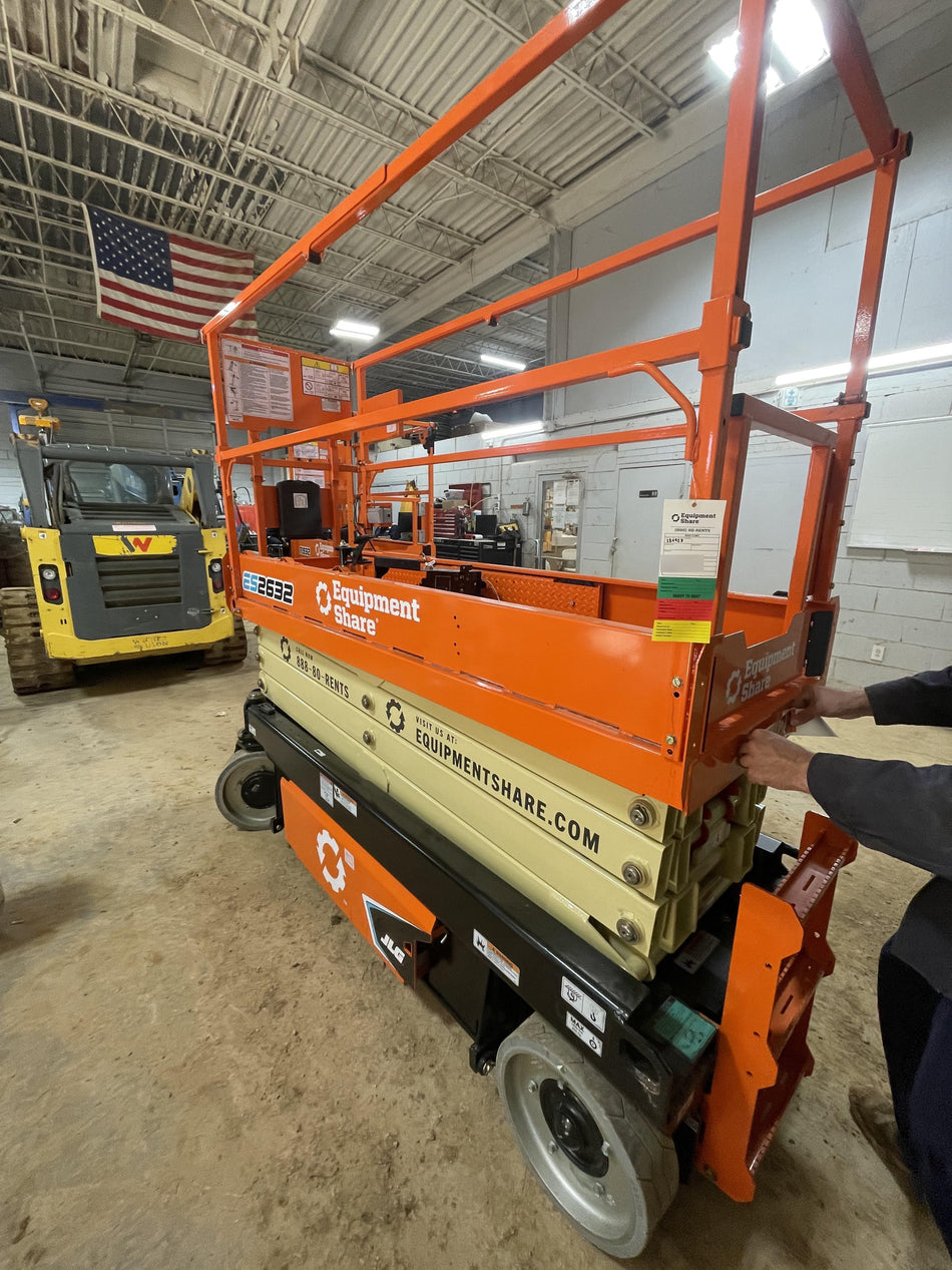 2022 JLG ES2632