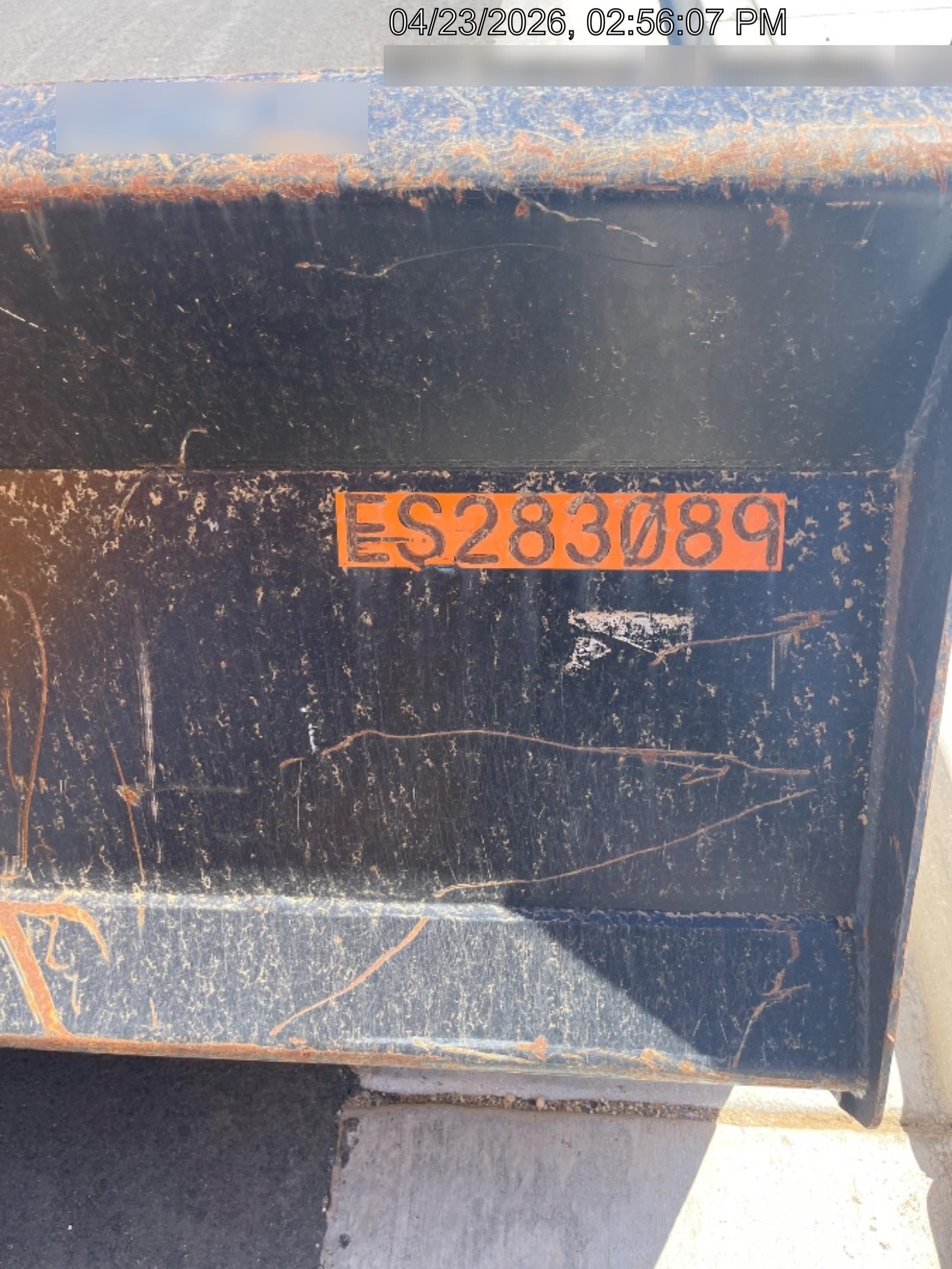 2022 JLG 1001100823