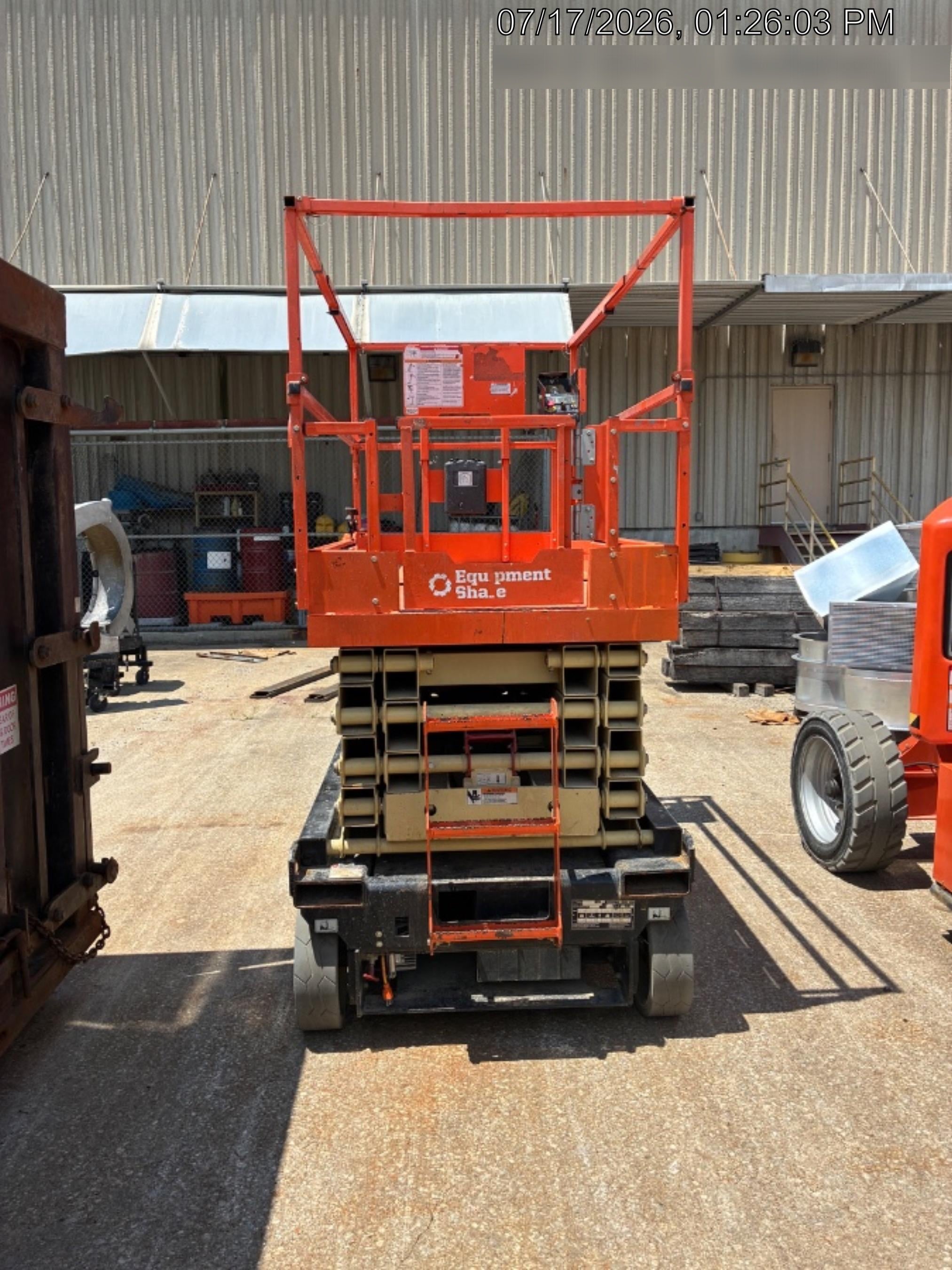 2022 JLG ES3246