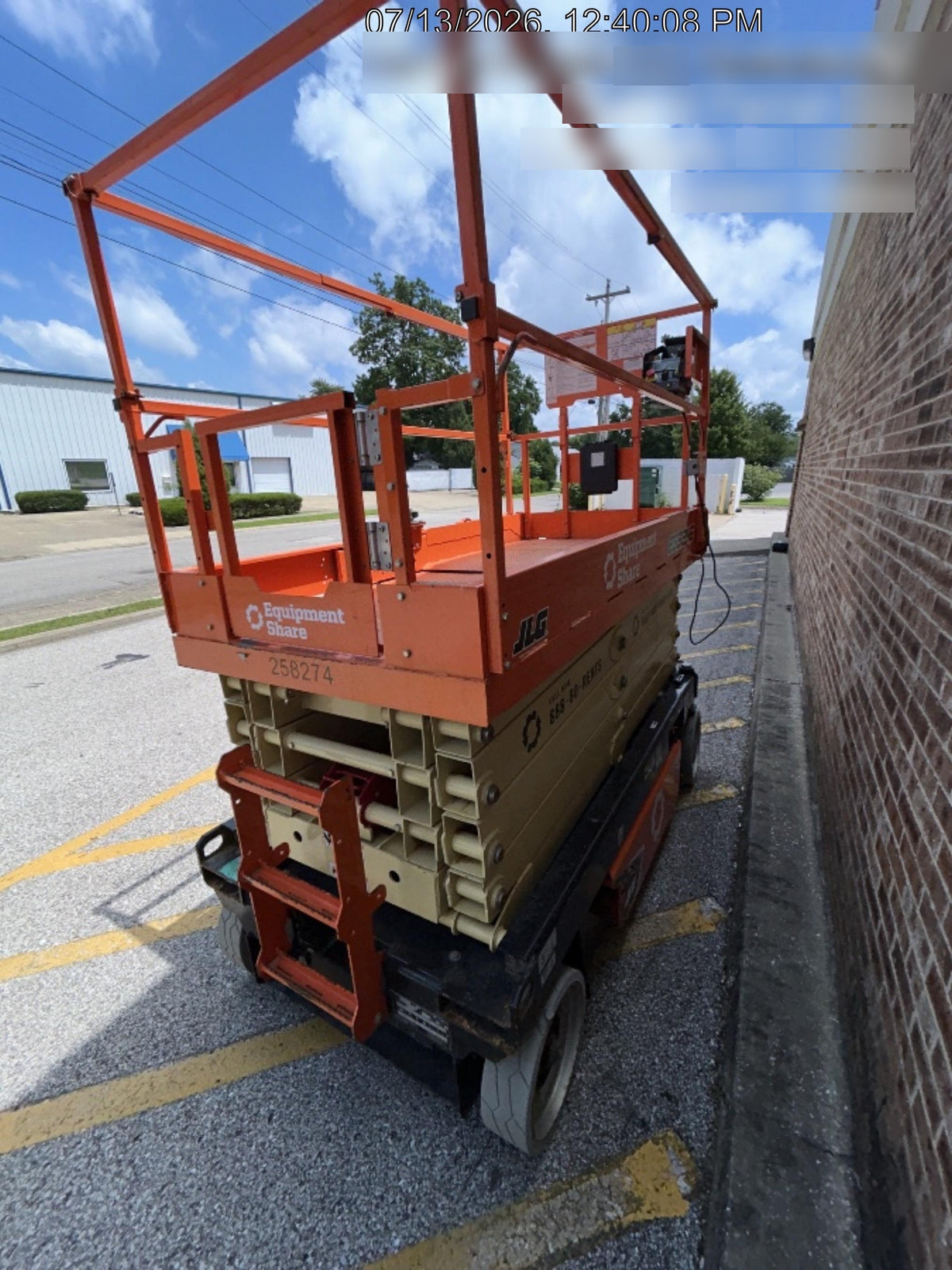2022 JLG ES3246