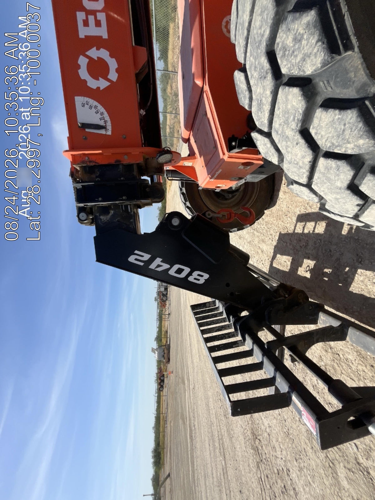 2023 SKYTRAK 8042