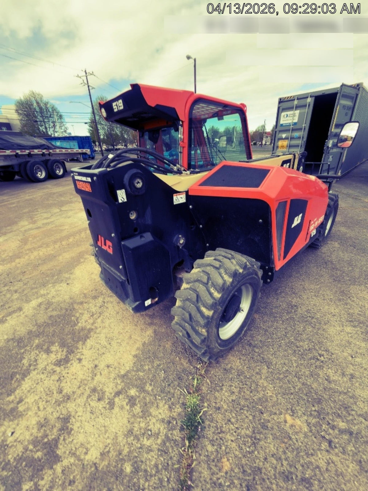 2025 JLG 519