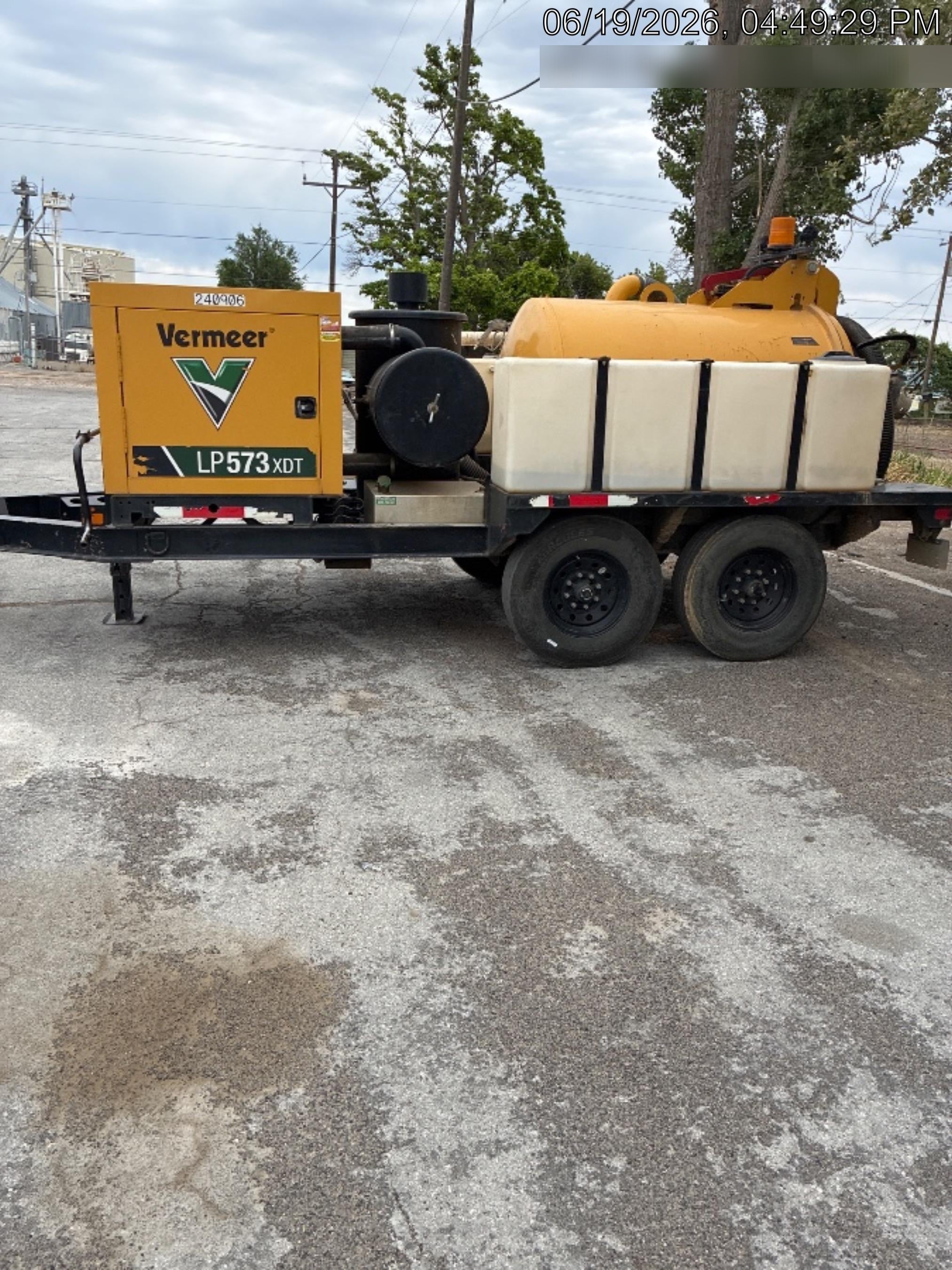2022 VAC-TRON LP573XDT