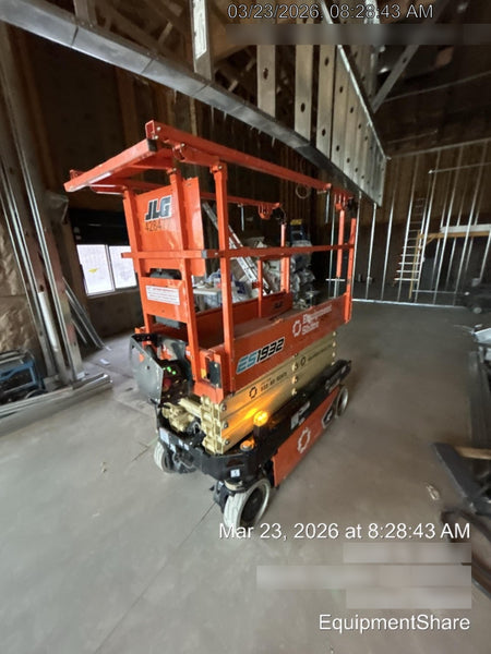 2024 JLG ES1932
