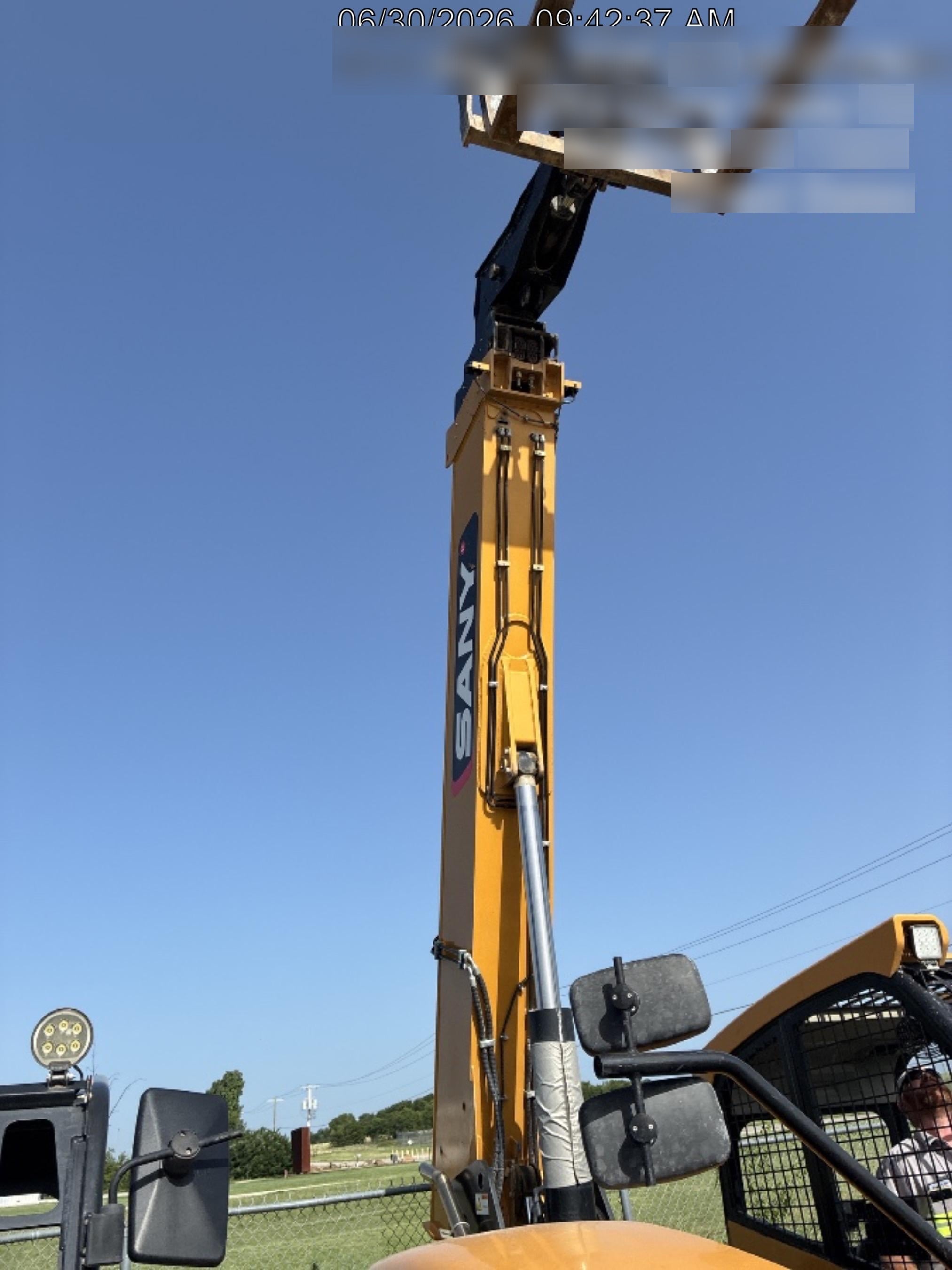 2023 SANY STH1056