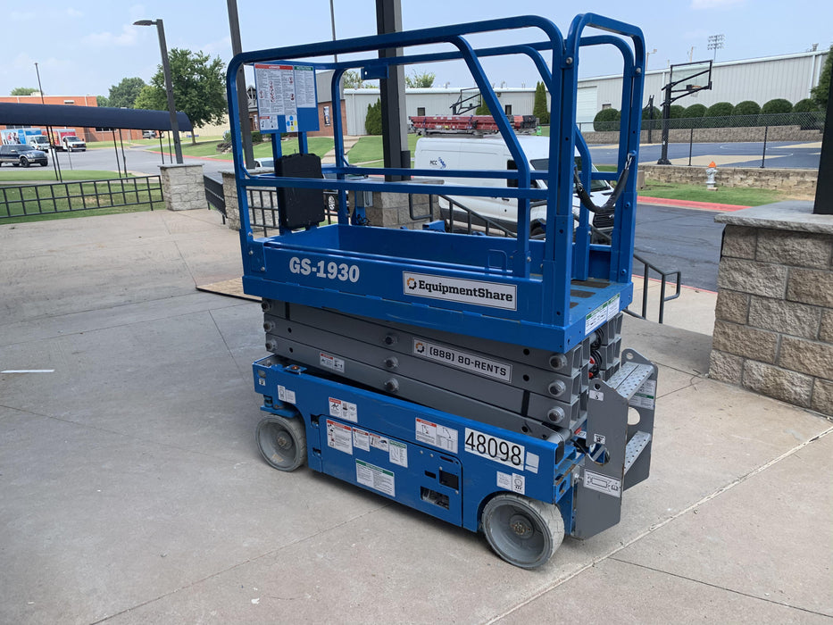 2019 Genie GS-1930 Fixed Rails with Chain Entry