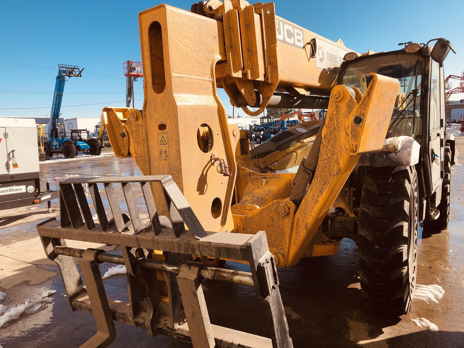 2020 JCB 510-56 Cab/Heat/Air, 74 HP, Solid Tires, STD Worklight, Beacon, Aux Hydraulics, Lifting Eye, Back up Alarm w/66" Carriage/60" Forks