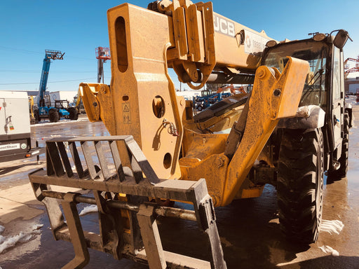 2020 JCB 510-56 Cab/Heat/Air, 74 HP, Solid Tires, STD Worklight, Beacon, Aux Hydraulics, Lifting Eye, Back up Alarm w/66" Carriage/60" Forks