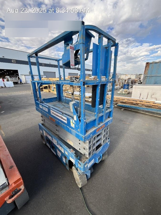 2020 Genie GS-1930 Solid Non Marking Tires, Beacon, Folding rails with half height swing gate, 800W Inverter