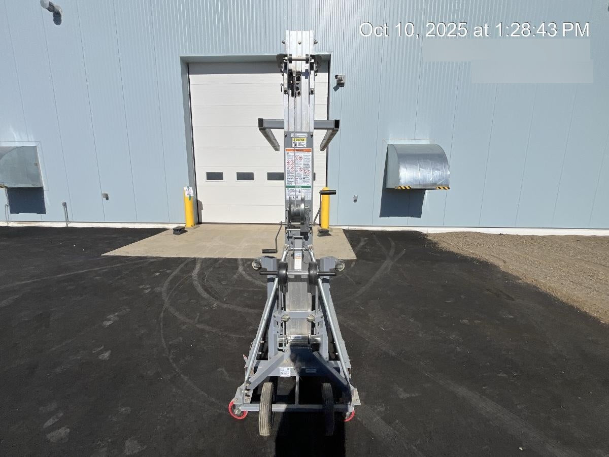 2023 GENIE SLC-24