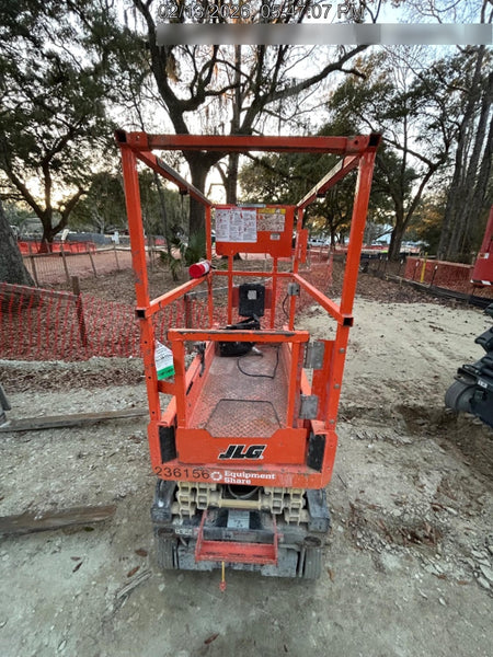 2022 JLG ES1330L