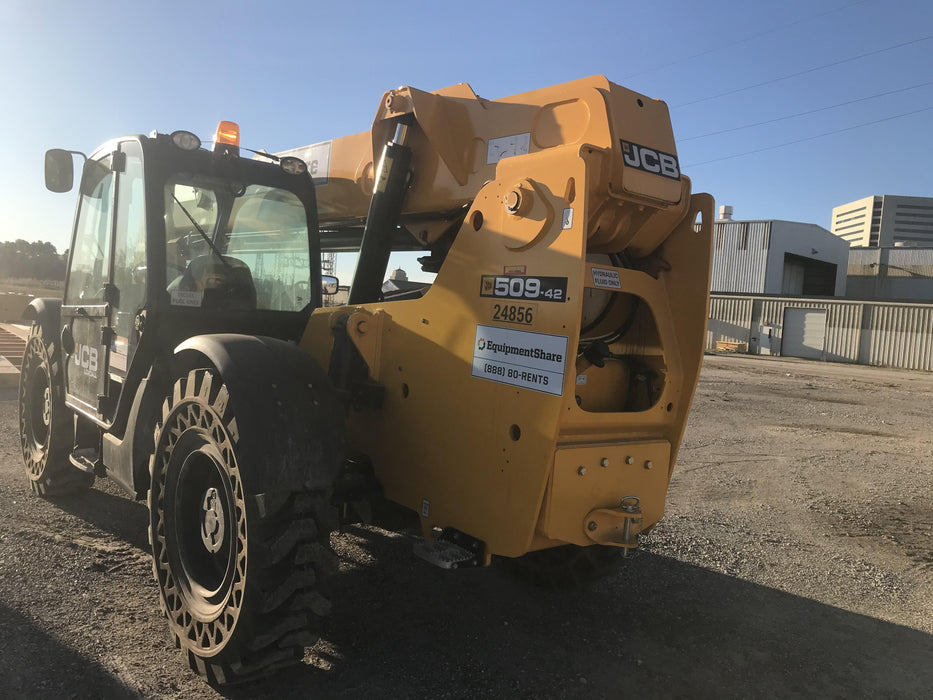 2019 JCB 509-42 JCB 509-42 Enclosed Cab, 74 HP, Solid Tires, Worklights, Beacon, Aux Hydraulics, Lifting Eye