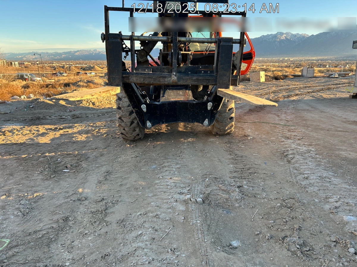 2021 JLG 1075