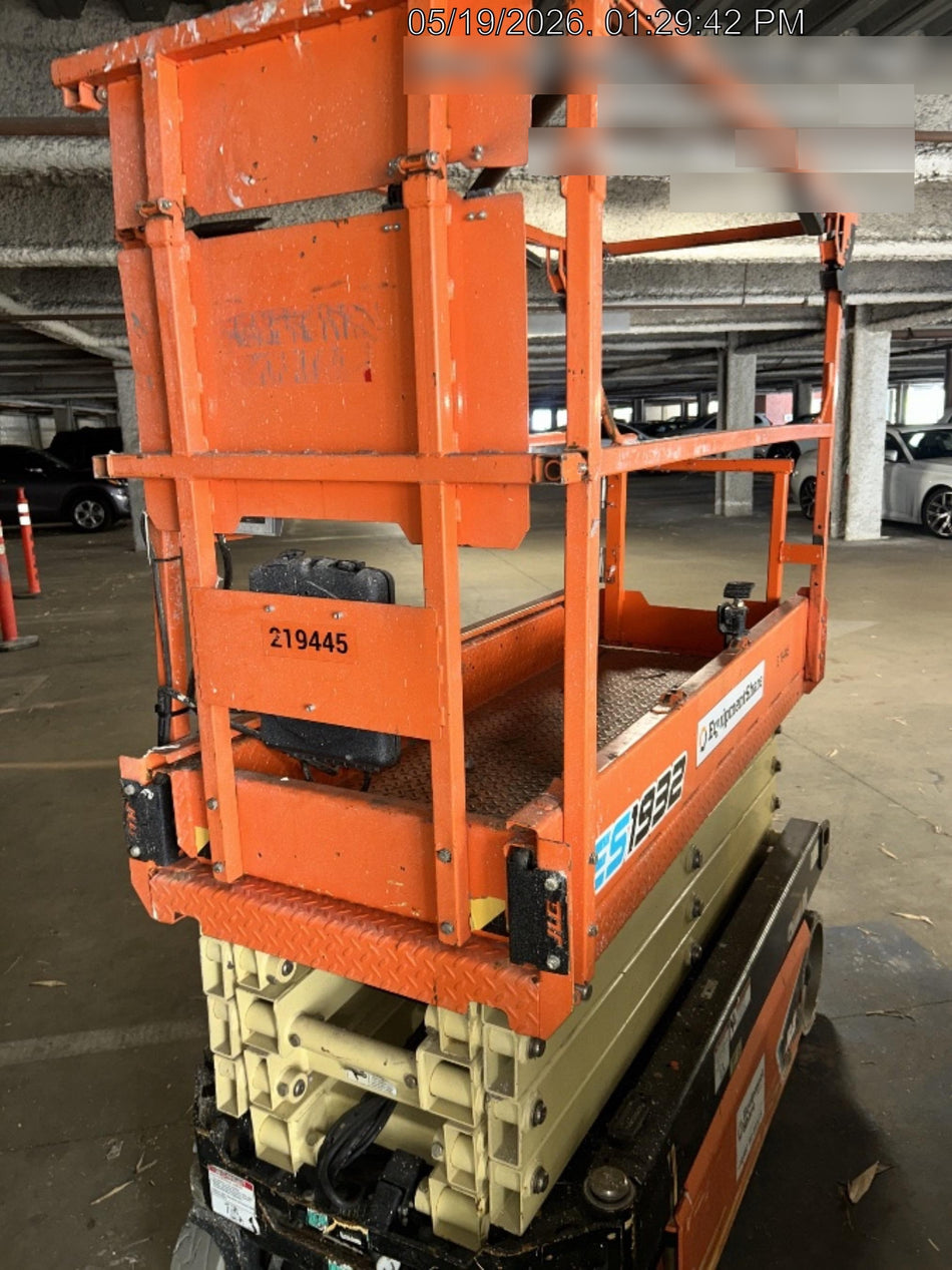 2022 JLG ES1932