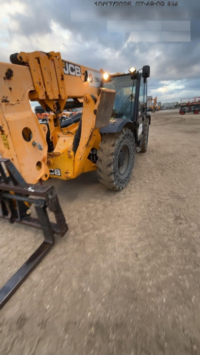 2019 JCB 510-56 Enclosed Cab, 74 HP, Solid Tires, Worklights, Beacon, Aux Hydraulics, Lifting Eye w/66" Carriage/60" Forks