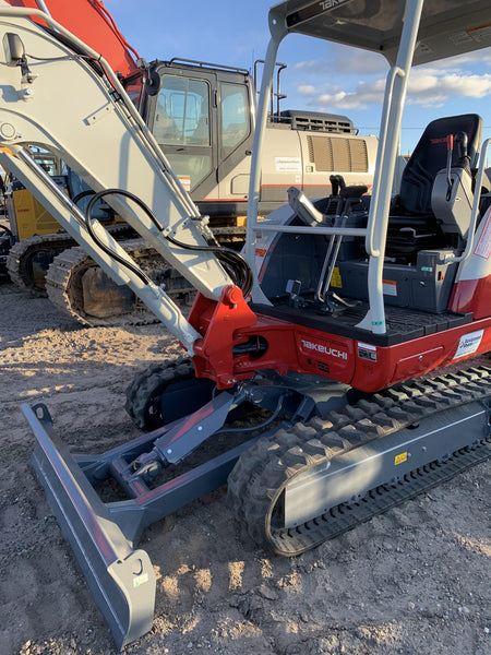 2022 TAKEUCHI TB235-2R