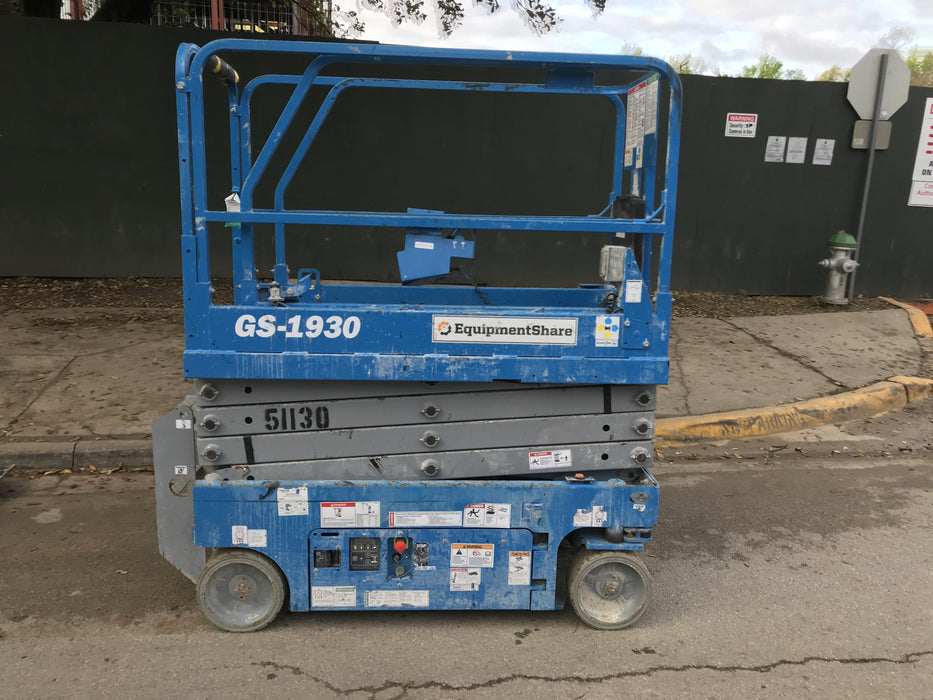 2019 Genie GS-1930 Fixed Rails with Chain Entry