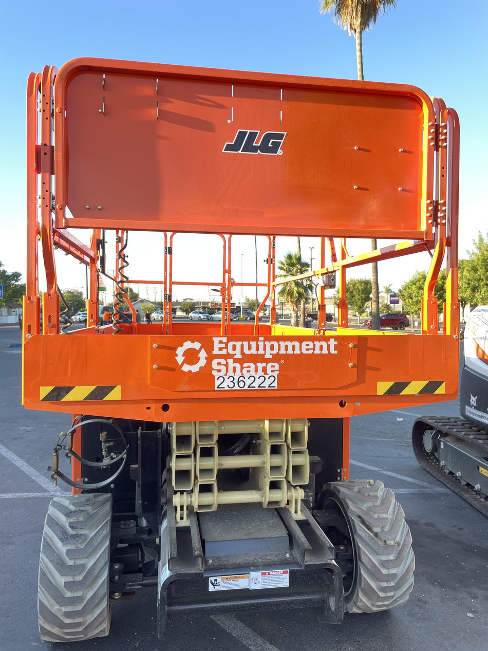 2022 JLG RT2669