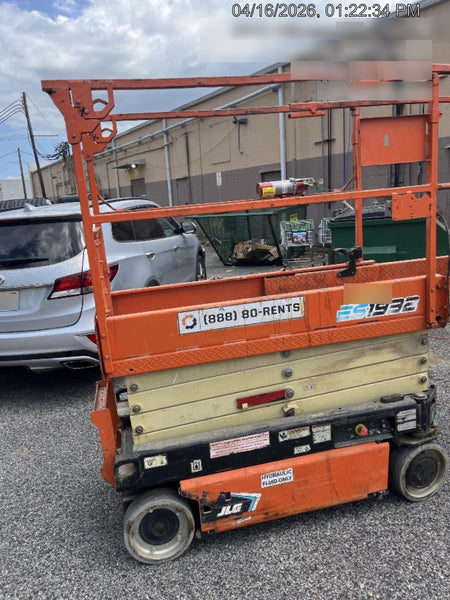 2021 JLG ES1932