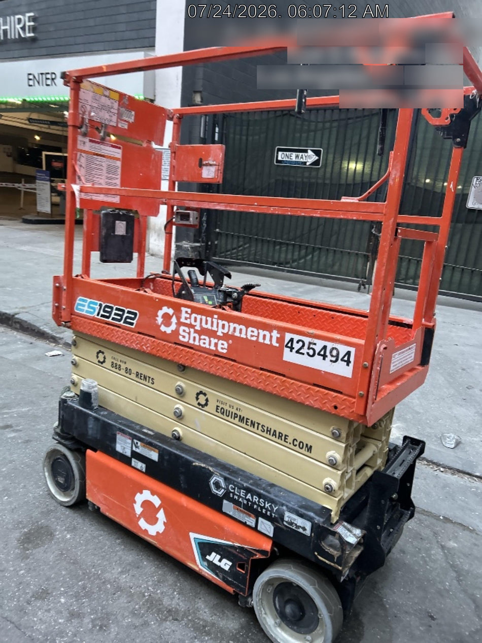 2024 JLG ES1932