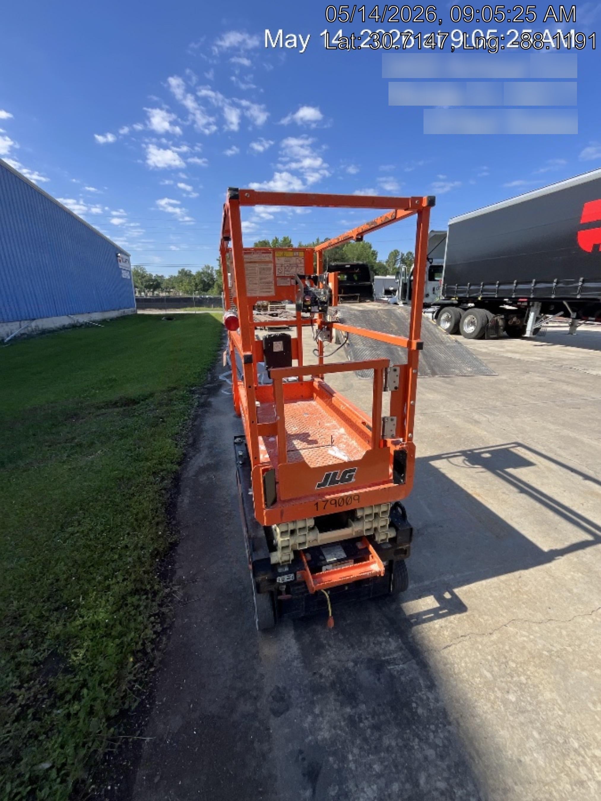 2021 JLG ES1330L