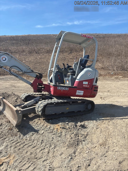2022 TAKEUCHI TB235-2R