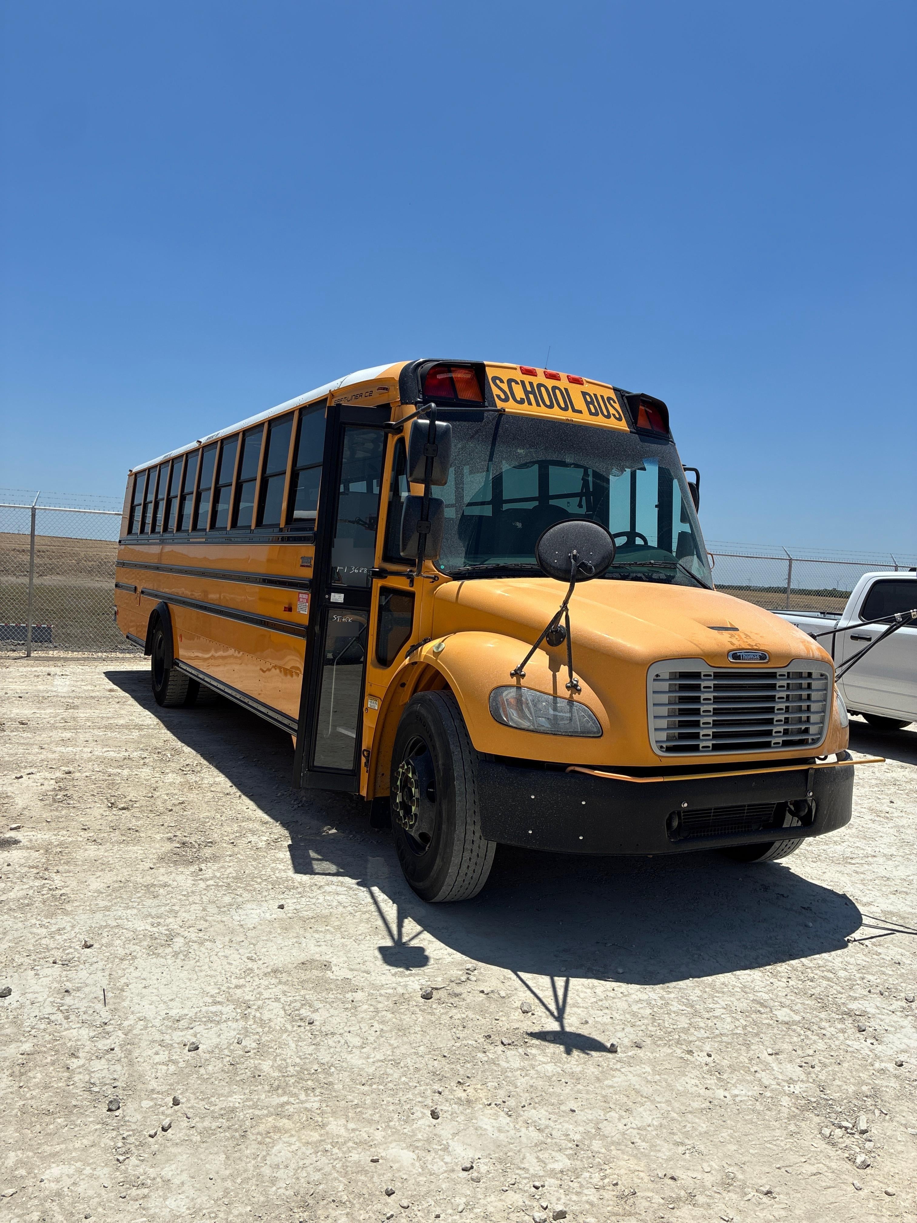 2014 FREIGHTLINER Thomas 72 Passenger Bus