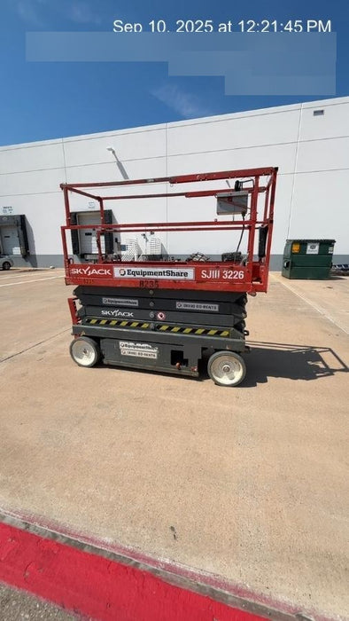2018 Skyjack SJIII-3226 Skyjack SJIII3226 Scissor Lift w/Trojan Batteries