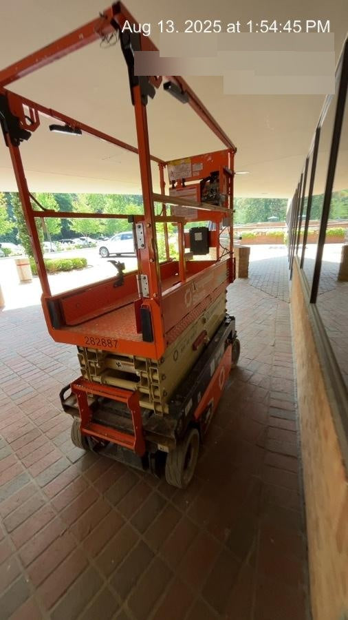 2022 JLG ES1932