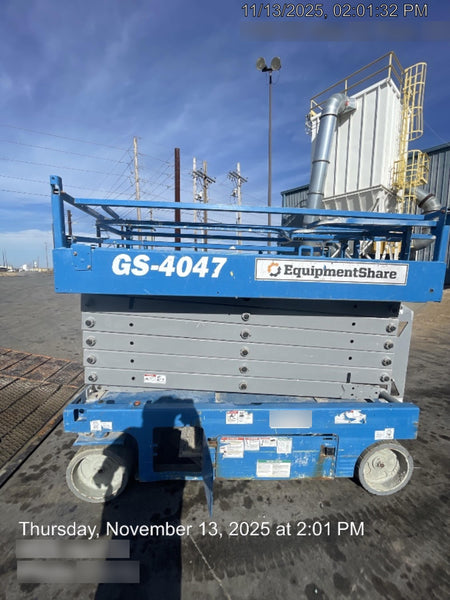 2019 Genie GS-4047 Folding rails with half height swing gate