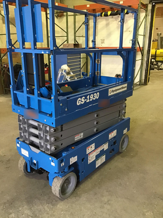 2020 Genie GS-1930 Solid Non Marking Tires, Beacon, Folding rails with half height swing gate, 800W Inverter