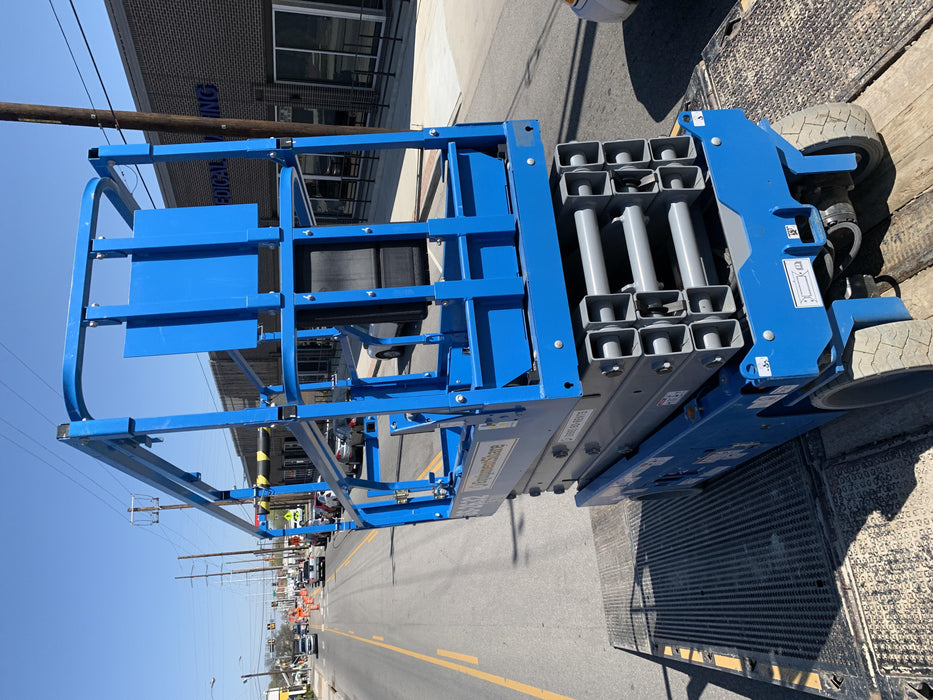 2019 Genie GS-2632 Folding rails with half height swing gate