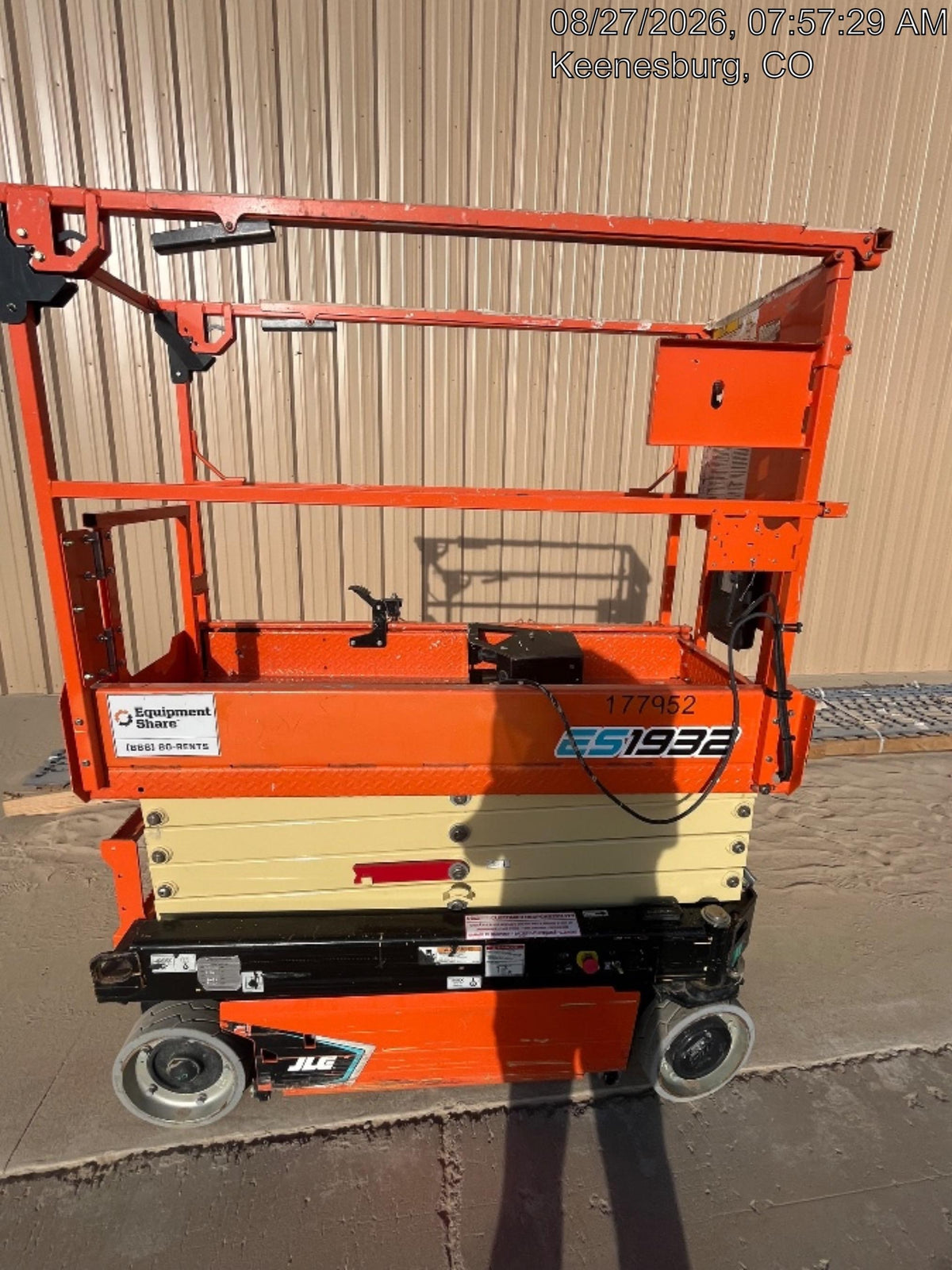 2021 JLG ES1932