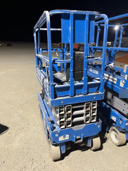 2019 Genie GS-1930 Half Height Swing Gate, 800W Inverter