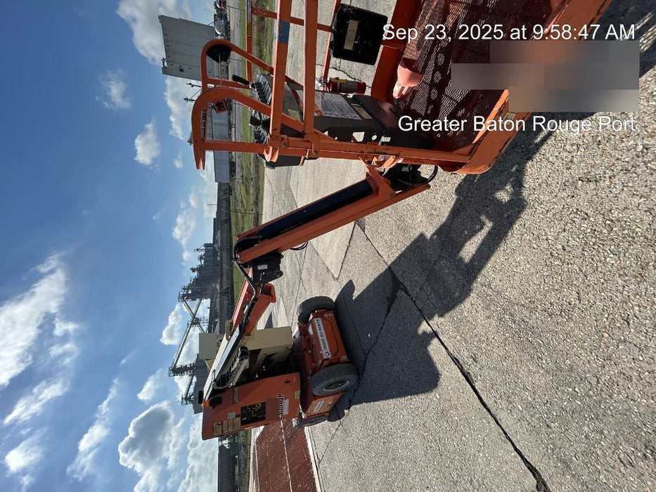 2019 JLG E300AJP