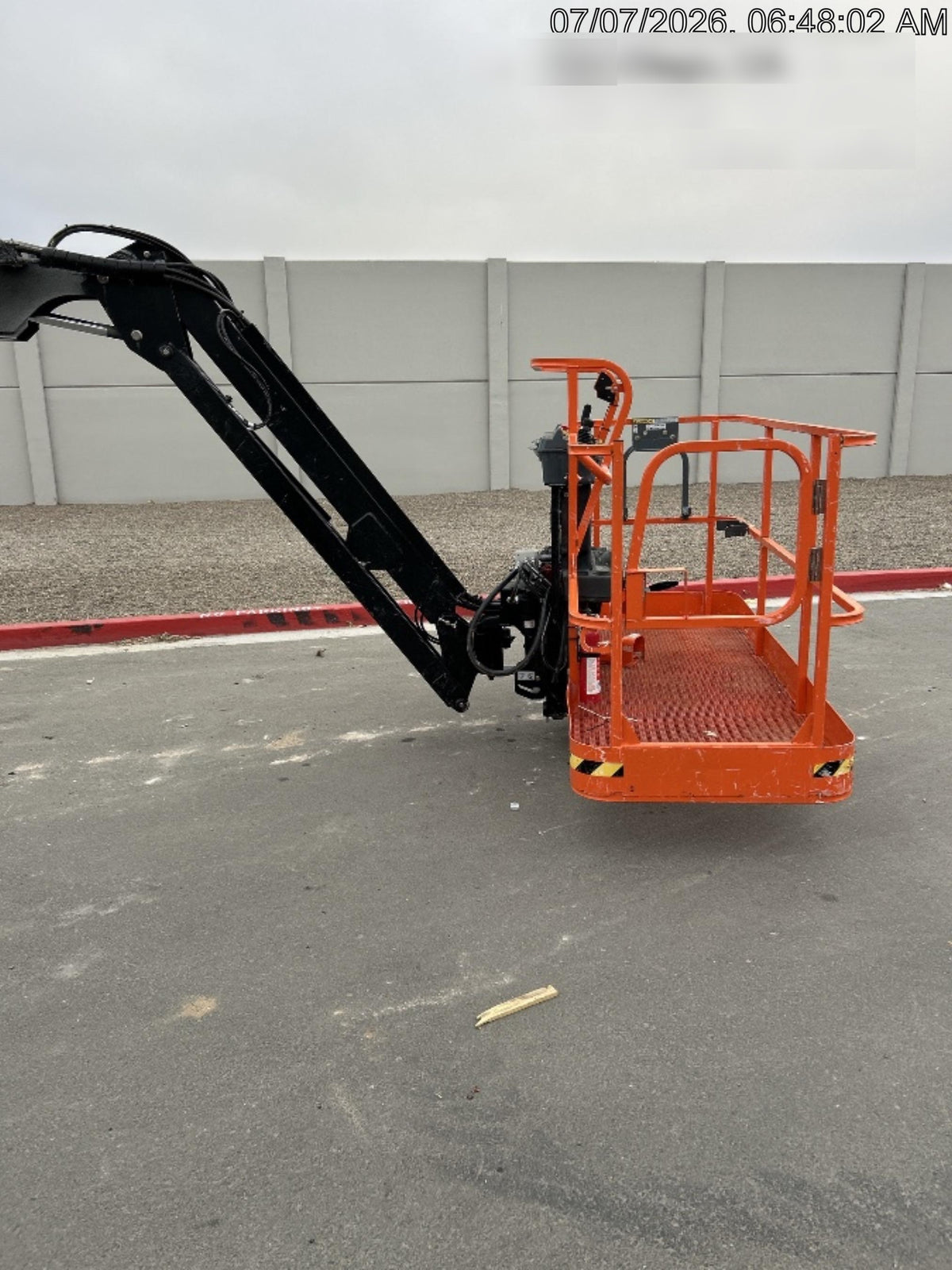 2025 JLG 660SJ