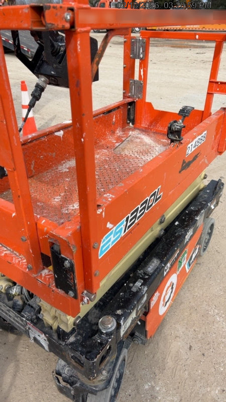 2022 JLG ES1330L