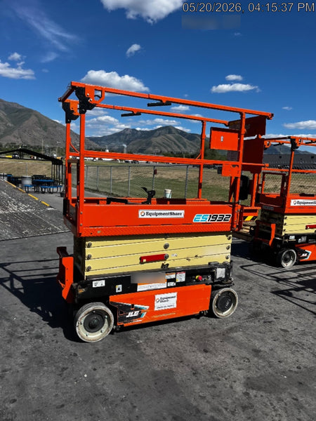 2022 JLG ES1932