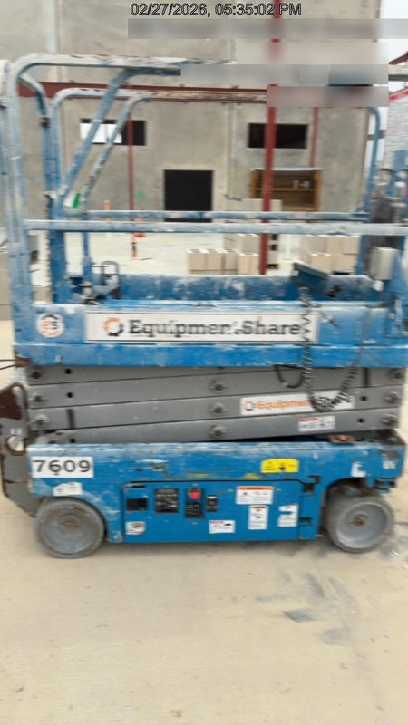 2017 Genie GS-1930 Genie GS-1930 Lift w/Fixed Rail and Chain Entry
