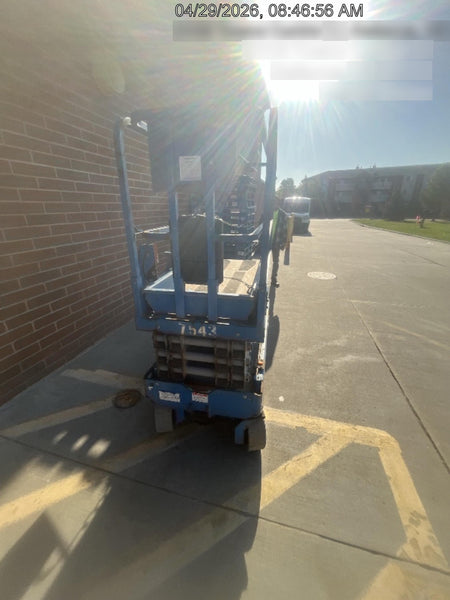 2017 Genie GS-1930 Genie GS-1930 Lift w/Fixed Rail and Chain Entry