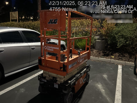 2022 JLG ES1330L