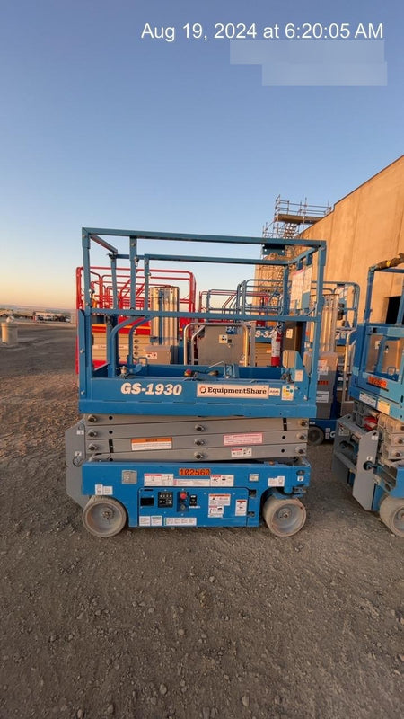 2020 Genie GS-1930 Solid Non Marking Tires, Beacon, Folding rails with half height swing gate, 800W Inverter