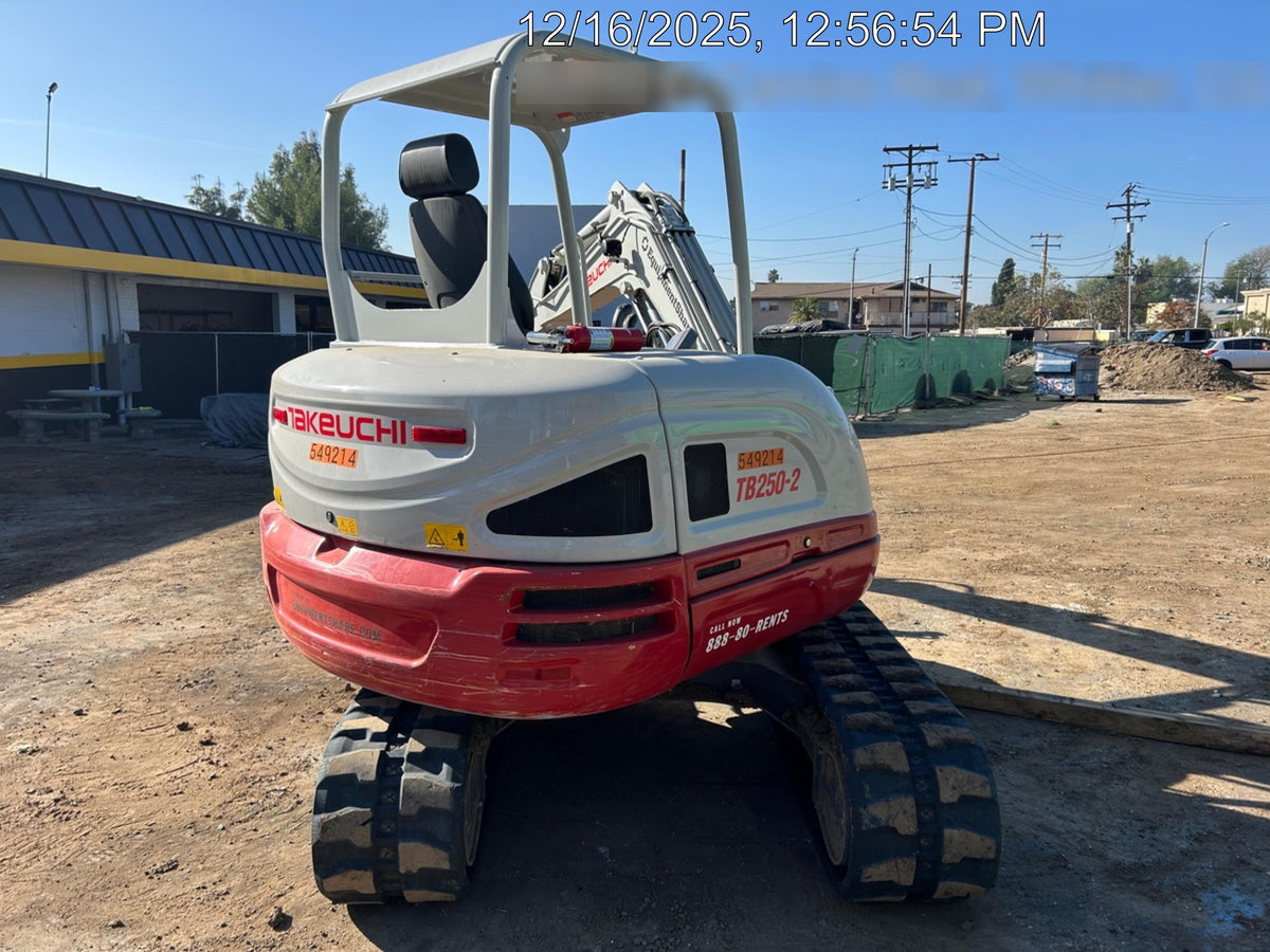 2025 TAKEUCHI TB250-2R