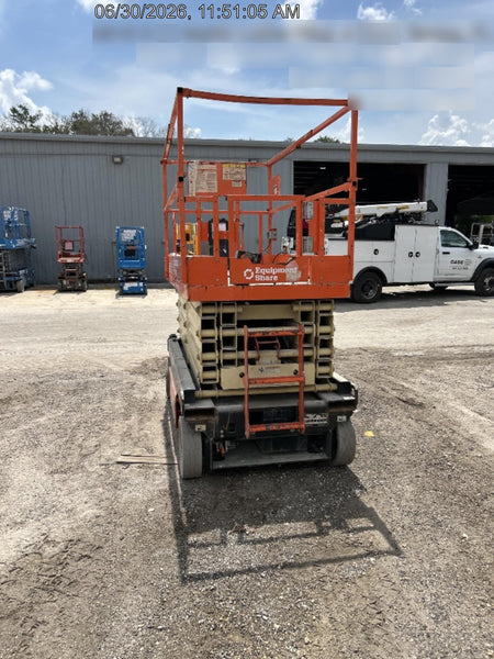 2023 JLG ES3246