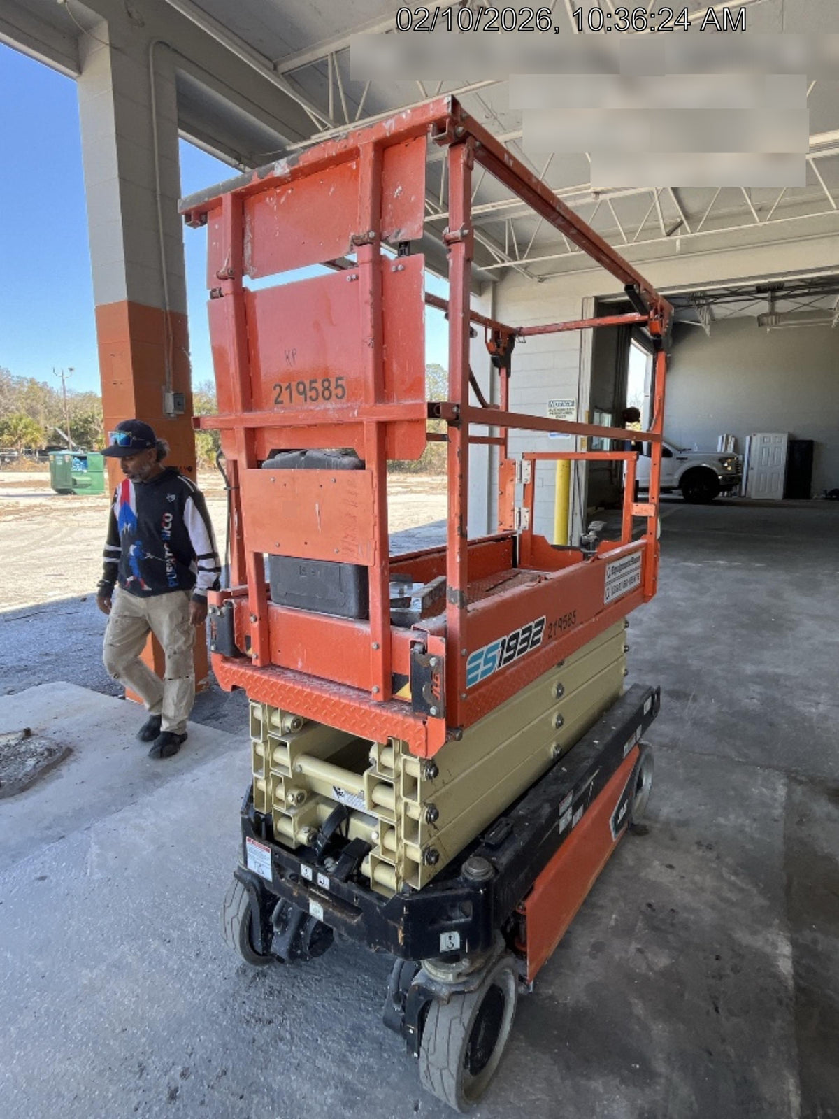 2022 JLG ES1932