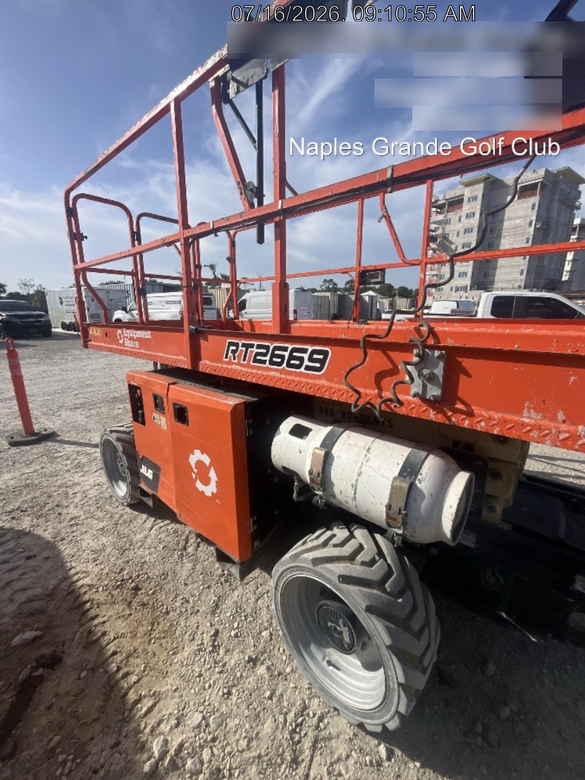 2022 JLG RT2669