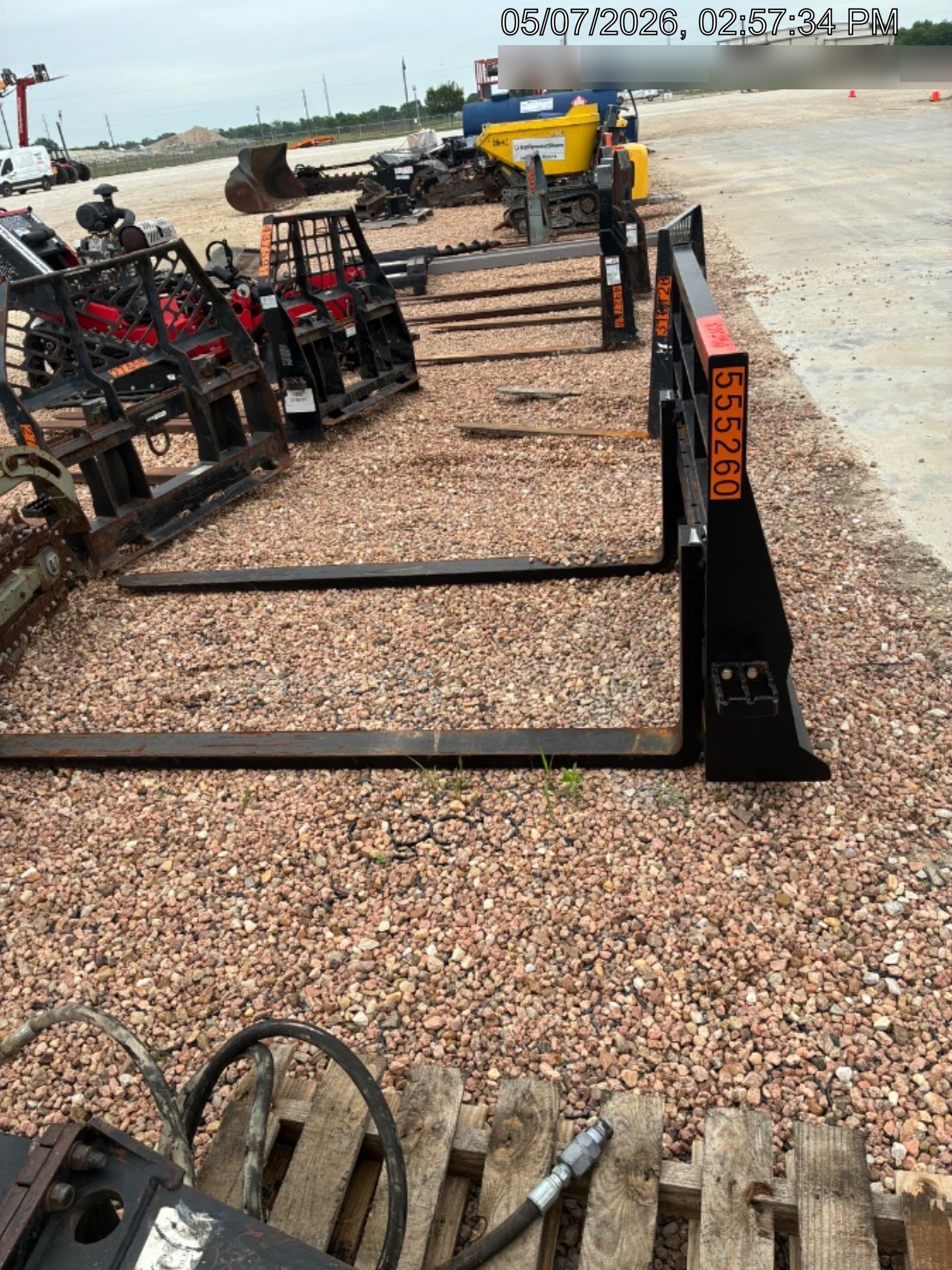 2025 ARROW MATERIAL HANDLING F5100CB - 72"