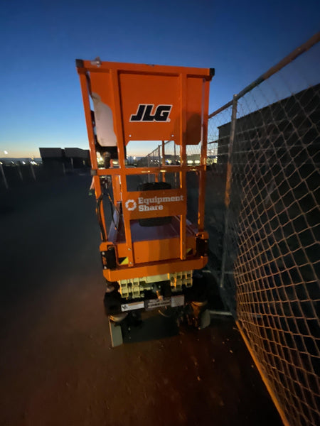 2022 JLG ES1330L