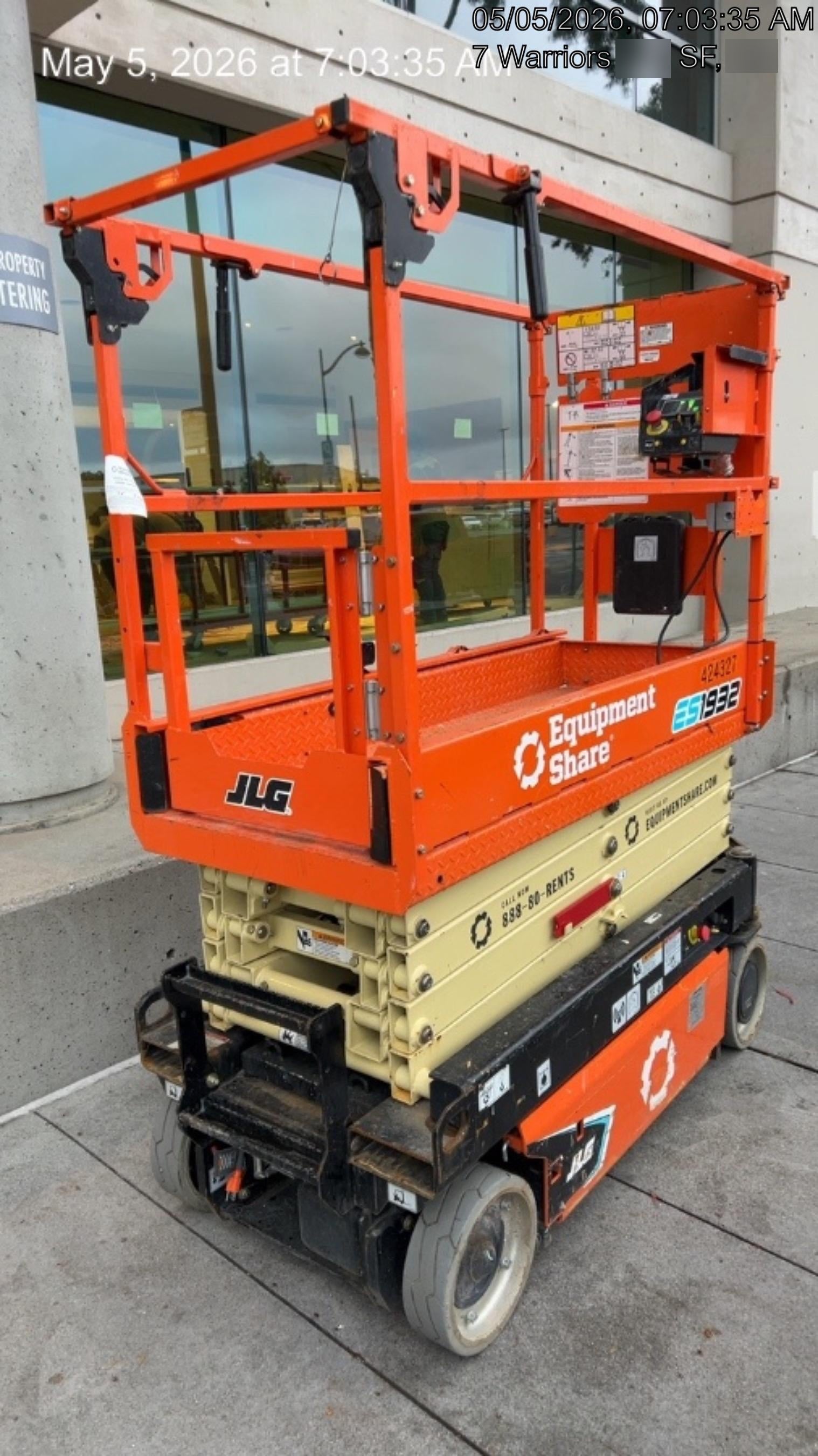 2024 JLG ES1932